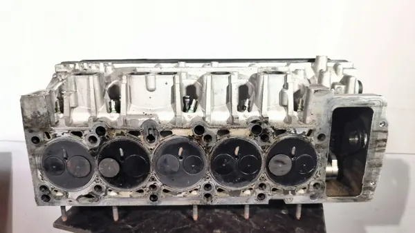 Culata derecha motor usada OEM DDB5785 image 2