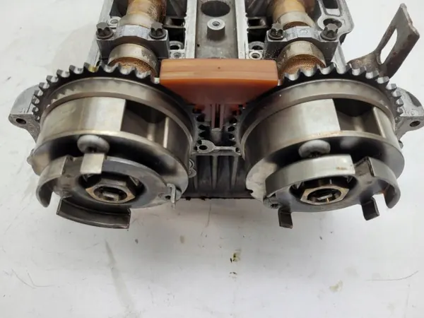 Cabeça de árvore de cames OEM 55562229 para Opel Corsa D 1.2 image 7