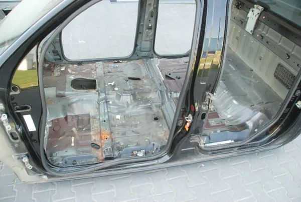 Nissan OE 7895 Kori Ohjaamo Navara D40:lle image 9