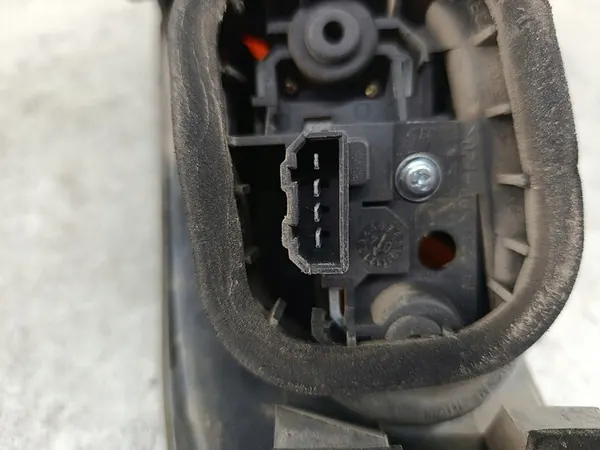 Luz trasera derecha SEAT IBIZA III Hatchback image 8