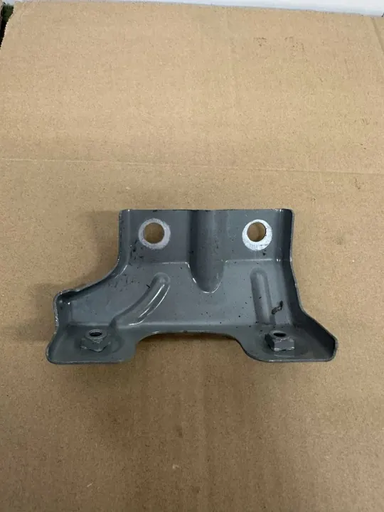 Suporte de para-lama dianteiro esquerdo OEM 571821151 - VW Tiguan image 2