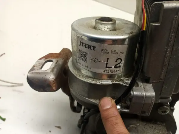 Colonne direction pompe assistance OEM 488106771R Occasion image 8