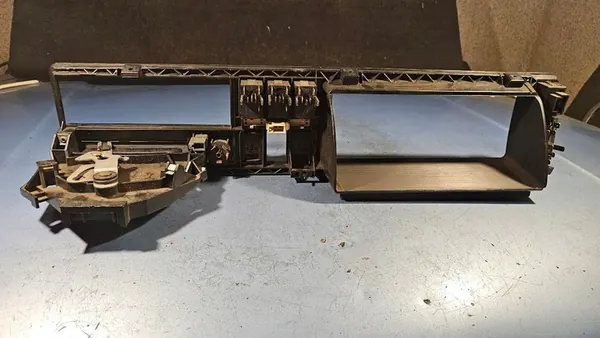 Painel de ventilação VW GOLF II com interruptores 191857243A image 9