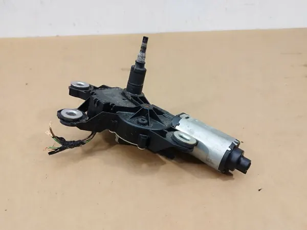 OEM 6J3955711A takaluukun pyyhkimen moottori SEAT Leon II image 2