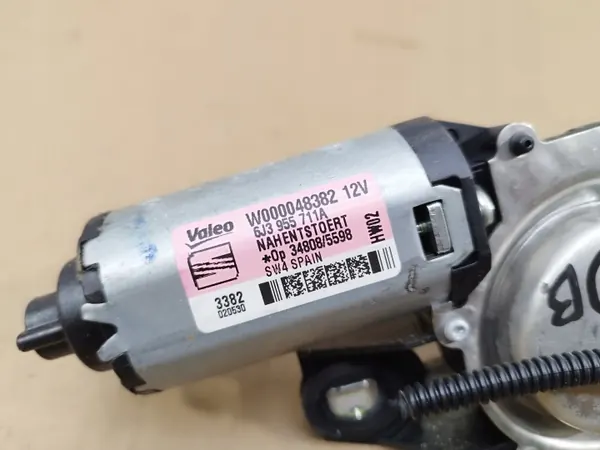 OEM 6J3955711A takaluukun pyyhkimen moottori SEAT Leon II image 3