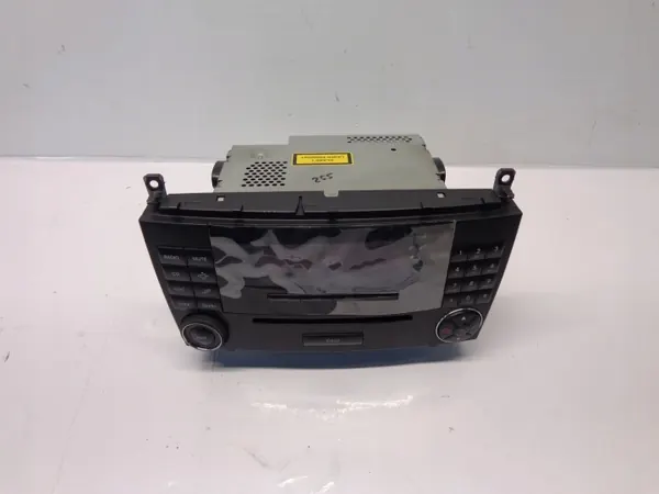 Rádio CD Mercedes C W203 OEM 2038705189 - Usado image 2