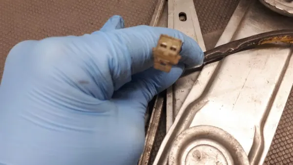 Elevador de vidro dianteiro esquerdo Rover 25 1999-2005 CUH101910 image 4