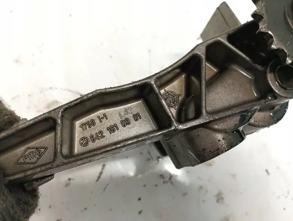 Öljypumppu Mercedes-Benz R-Class OEM 6421810901 image 4