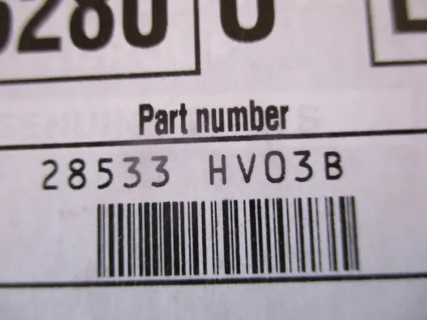 Suporte sensor estacionamento direito OEM 28533HV03B image 6