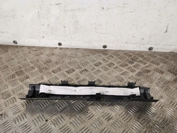 Protège-bas de porte avant Hyundai OEM FBZ11924 image 3