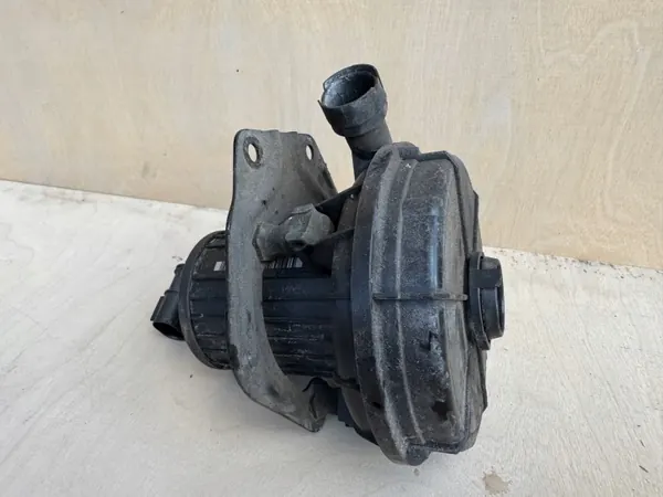 Sekundärluftpump OEM 06A959253E för VW Golf V image 2