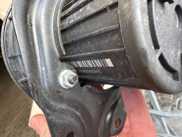 Sekundärluftpump OEM 06A959253E för VW Golf V image 3