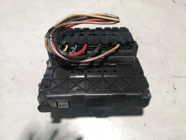 Module Confort OEM 9643498680 pour Peugeot 306 Break image 3