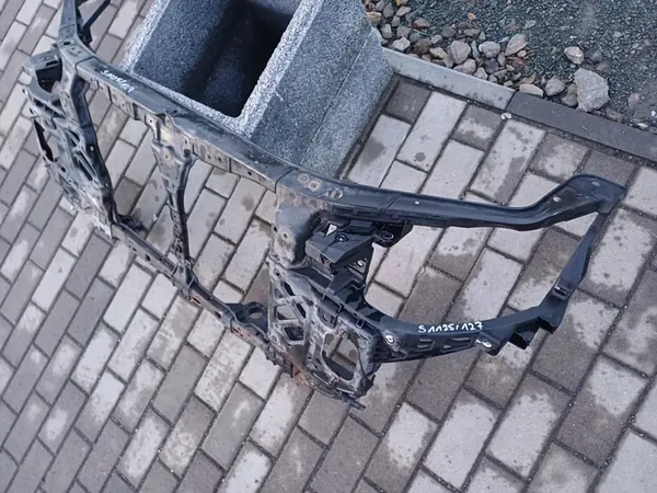 KIA CEED 1 I 06- Frontverstärkung 641011H300 image 4