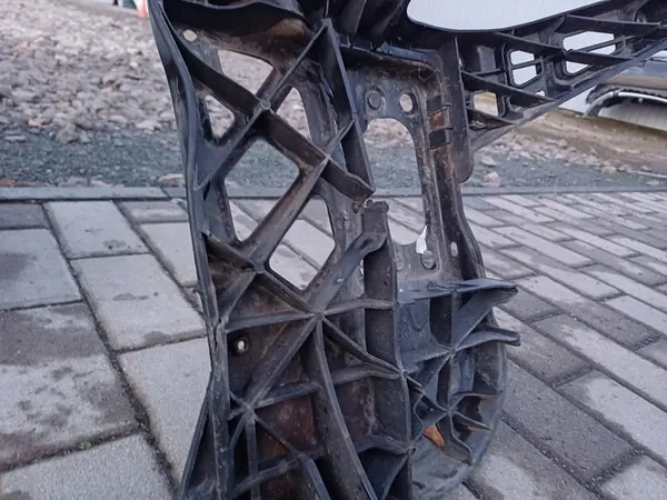 KIA CEED 1 I 06- Frontverstärkung 641011H300 image 8