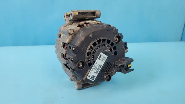 MERCEDES W205 C400 3.0B 19r Vaihtovirtageneraattori A0009061722 image 3