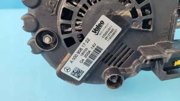MERCEDES W205 C400 3.0B 19r Vaihtovirtageneraattori A0009061722 image 5