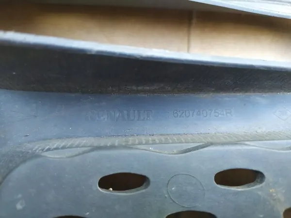 Griglia faro antinebbia anteriore RENAULT CAPTUR II sinistra OEM image 5