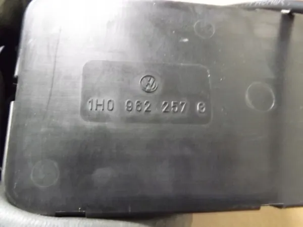 Couvercle pompe verrou central OEM 1H0 962 257 VW image 8