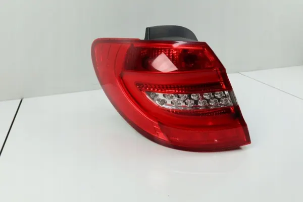 Mercedes B-klass W246 vänster bakljus OEM 2468200564 image 3