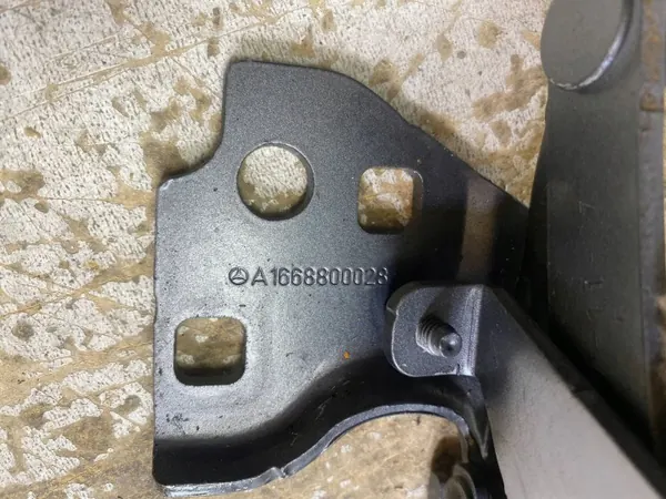 Konepellin Sarana Mercedes ML W166 OEM A1668800028 image 5