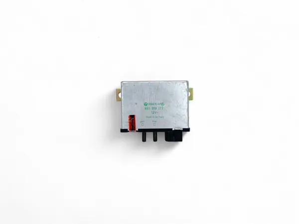 Audi A6 C4 Datormodul OEM 893919173 image 2