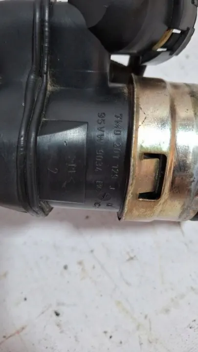 Brandstoftankvulpijp OEM 7M0201129J voor VW Sharan image 9