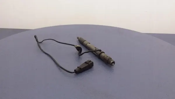 Iniettore AUDI A6 C5 2.5 TDI 059130202B image 2