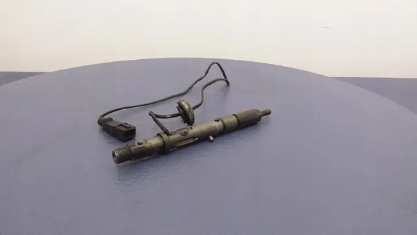 Iniettore AUDI A6 C5 2.5 TDI 059130202B image 3