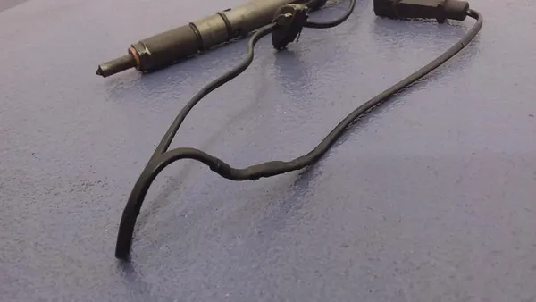 Iniettore AUDI A6 C5 2.5 TDI 059130202B image 4