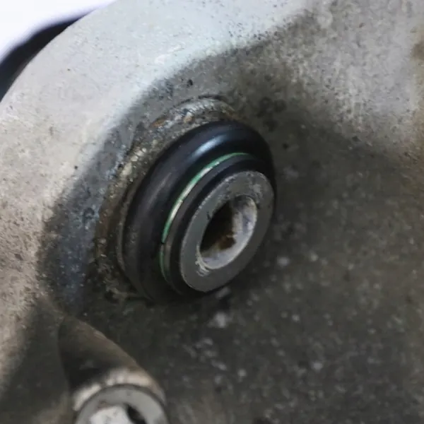Porte-moyeux Mercedes W213 Droit Arrière OEM A2133503205 image 8