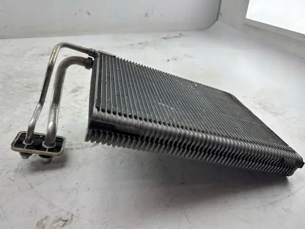 BMW OE LAA27418 ilmastointihöyrystin 3-sarjalle image 4