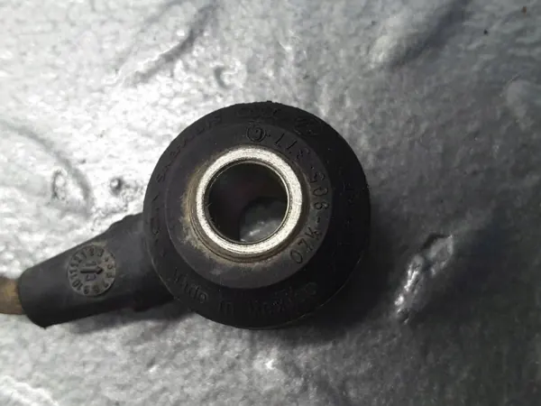 Klopfsensor OEM 07K905377C für Ford S-MAX image 3