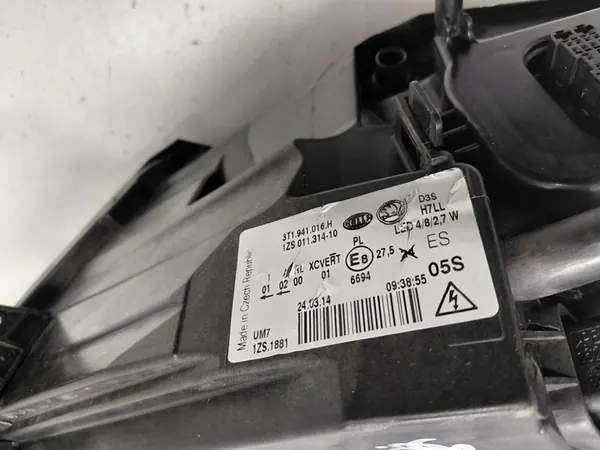 Skoda Superb II Lift Xenon Oikea Lamppu image 3