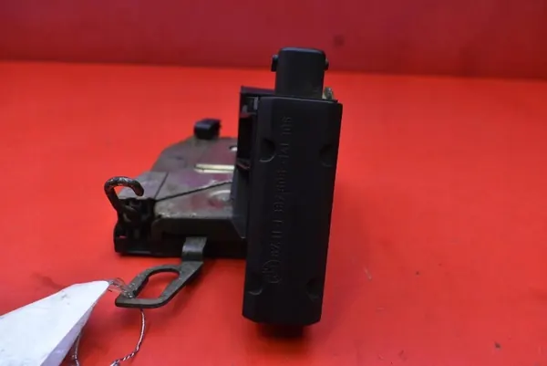 Linke Vordertürschloss BMW E36 Limousine 90-00 OEM 1387606 image 3