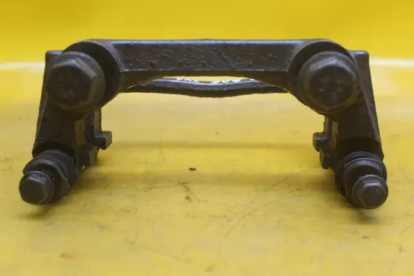 OEM Y04128 Support de Serrage Arrière Mercedes Sprinter image 4