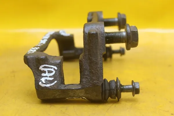 OEM Y04128 Support de Serrage Arrière Mercedes Sprinter image 5
