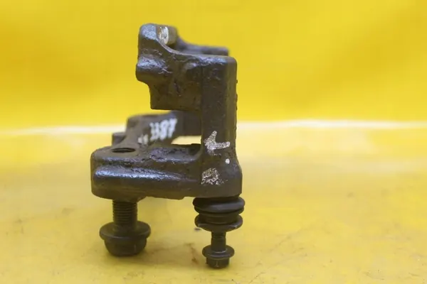 OEM Y04128 Support de Serrage Arrière Mercedes Sprinter image 7
