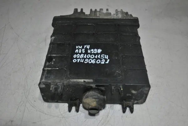 Moottorin ohjausyksikkö VW Transporter T4 0281001154 image 5