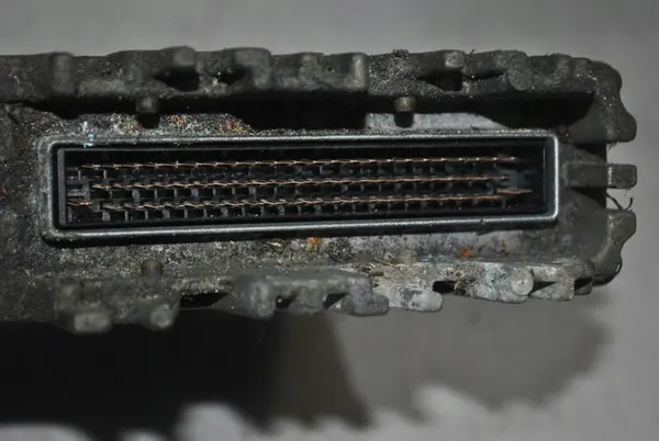 Moottorin ohjausyksikkö VW Transporter T4 0281001154 image 6