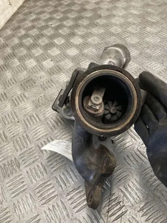 Käytetty turbo OEM 04E145721F VW Jetta III:lle image 3