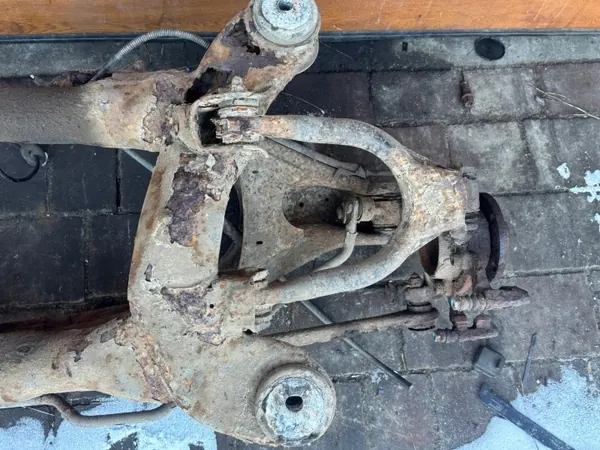 Viga suspensão traseira OEM para Passat B5 4x4 - Usada image 6