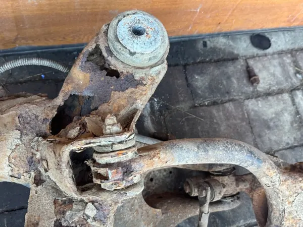 Viga suspensão traseira OEM para Passat B5 4x4 - Usada image 7