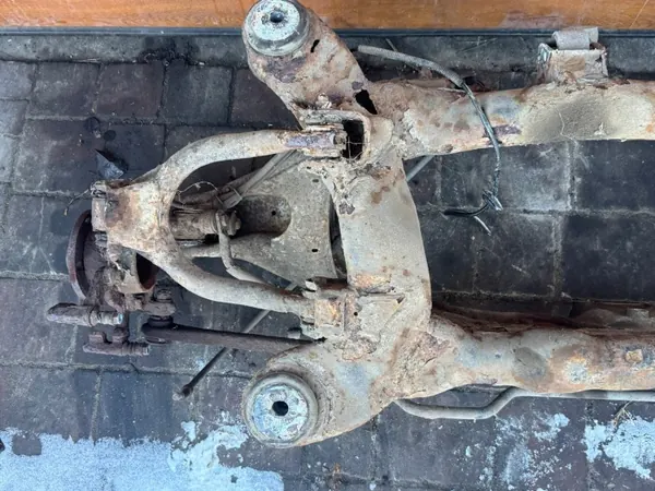 Viga suspensão traseira OEM para Passat B5 4x4 - Usada image 9