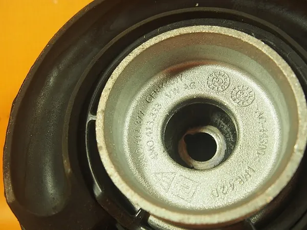 Audi Q7 4M Stötdämpare Fäste Lager 4m0412377 / 4m0413333 image 8