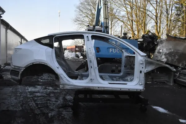 Aile arrière droite Tesla Model Y OEM mamAUTO-1047300- image 2