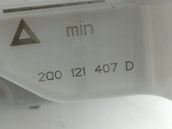 Audi A1 2022 Kühlmittel-Ausdehnungsbehälter OEM 2Q0121407D image 3