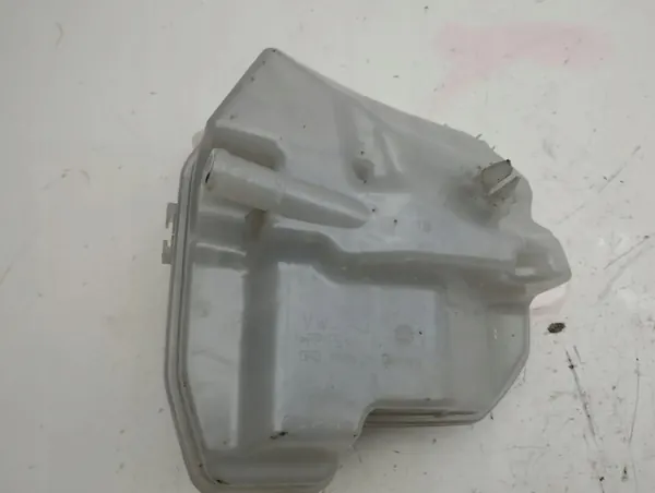Audi A1 2022 Kühlmittel-Ausdehnungsbehälter OEM 2Q0121407D image 4
