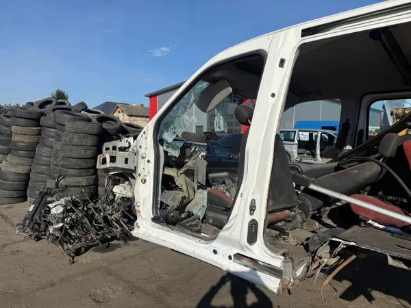 Seuil A Pilier Gauche Avant Fiat Doblo II Quartier Avant image 3