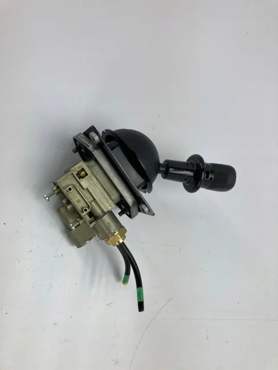 Soupape de frein à main DAF LF Euro 6 OEM 9617230540Q image 3